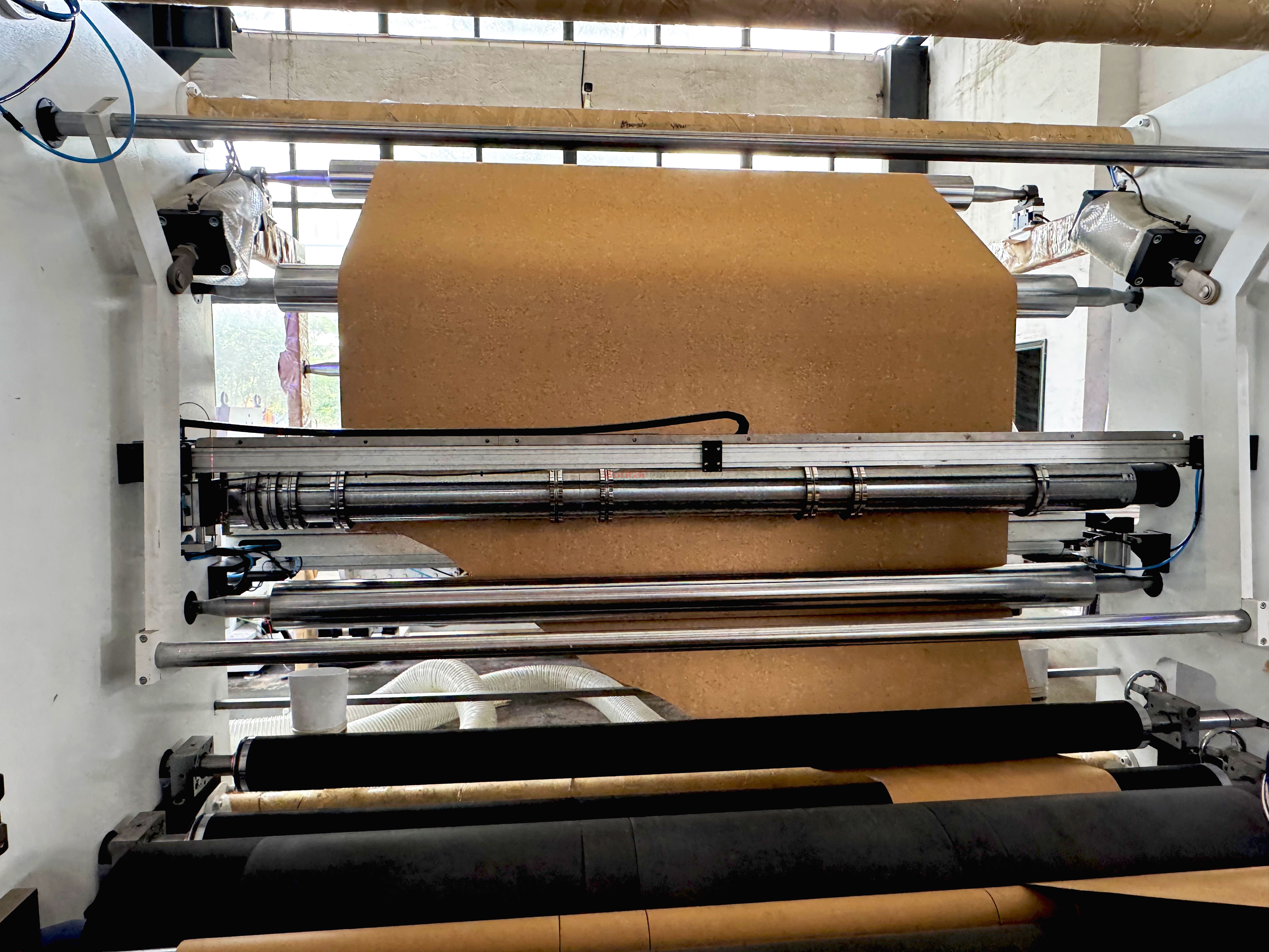 Zontai ZTM-F Double Drum Rollers Jumbo Paper Slitter Rewinder Machine with Paper Shredder.