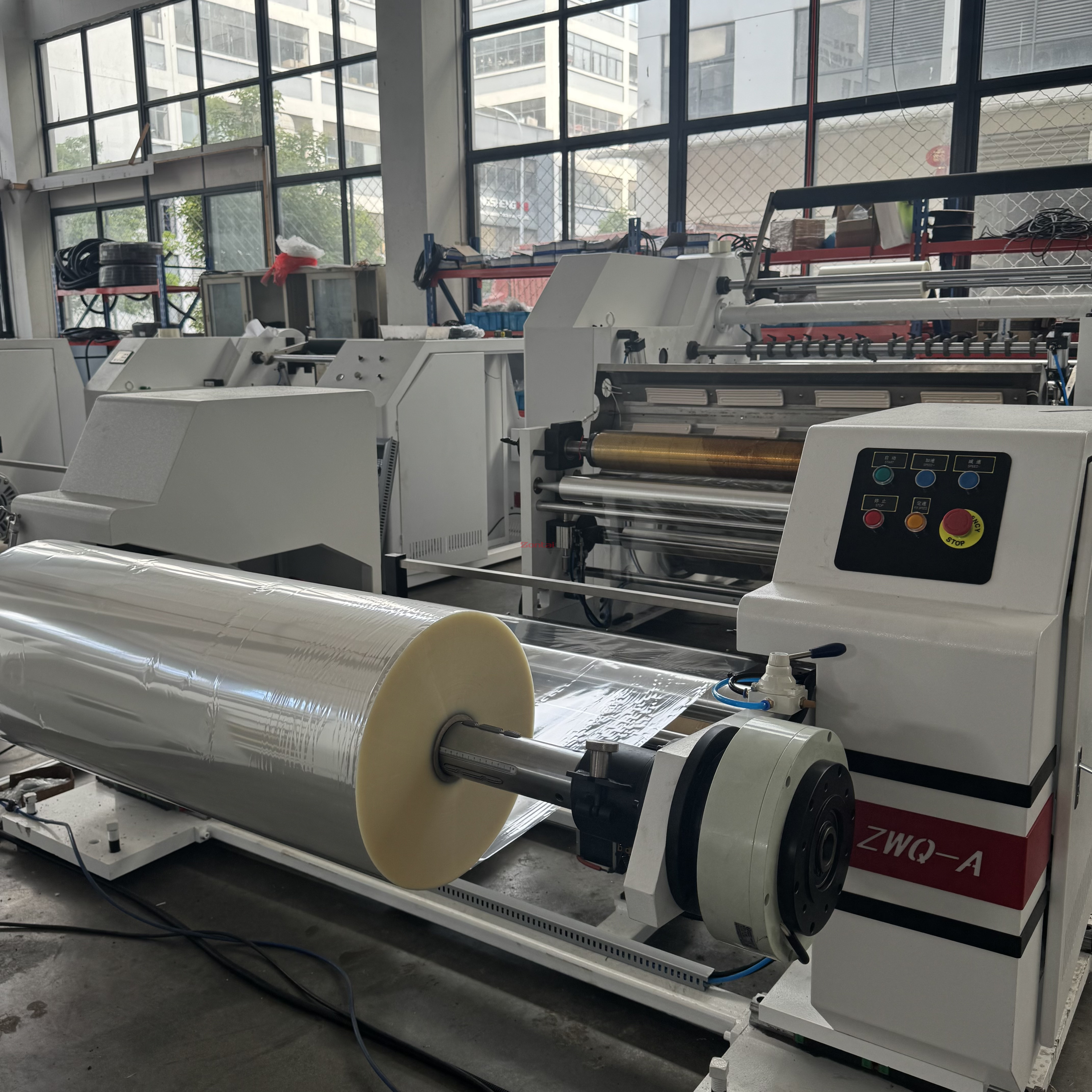 Zontai Heat Perforation Horizontal Automatic Computer-Controlled Cutting Machine
